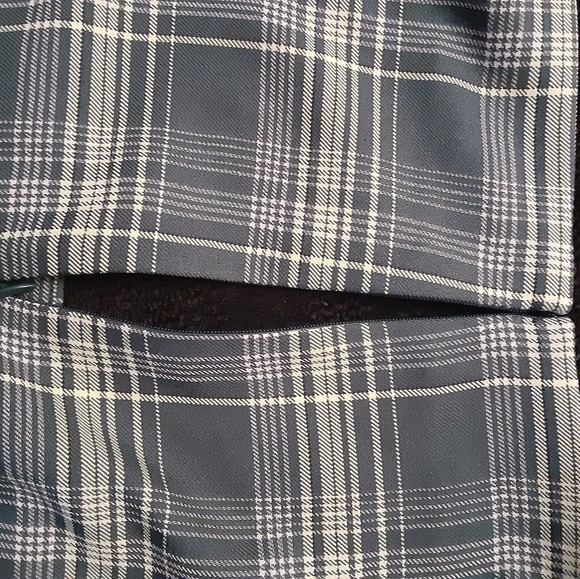 Green Tartan Pattern Skirt - Picture 5 of 10